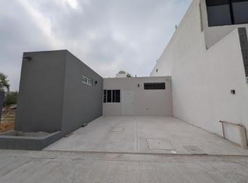 Casa · 86m² · 2 Recámaras · 2 Estacionamientos · Casa en Col. Luna Luna