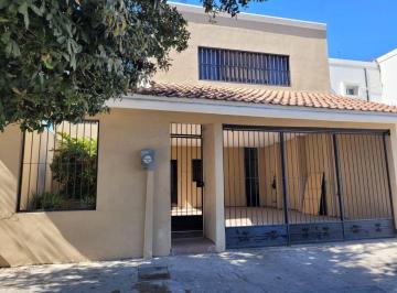 Casa de 4 habitaciones, Monterrey · Casa en Venta en Cumbres 2 Sector con Recamara en La Primer Planta a Una Cuadra de La Av Leones