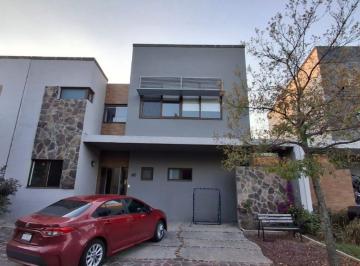 Casa en condominio de 4 habitaciones, Querétaro · Casa en Renta en Altozano Querétaro