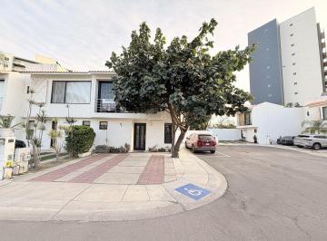a474fc3e7d5d5909f3a6bb5e193583a61b08d9d217e5546913859fa75888d5bf · Renta Casa con Excedente Terreno Juriquilla Santa Fe