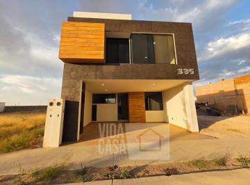 Casa en condominio · 200m² · 4 Recámaras · 2 Estacionamientos · Casa en Condominio en Fraccionamiento Rancho Santa Mónica