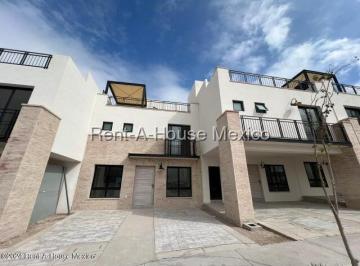 Casa · 119m² · 3 Recámaras · 2 Estacionamientos · El Refugio Casa Nueva en Venta de Dos Niveles Rah936