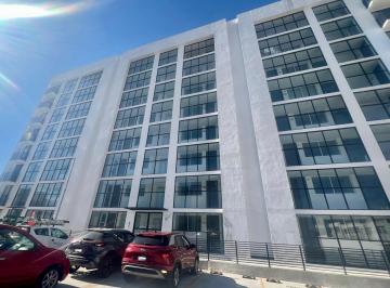 Departamento · 80m² · 2 Recámaras · 2 Estacionamientos · Departamento en Altozano, Cerca Uvaq, Elevador, Áreas Verdes. Incluye Persianas