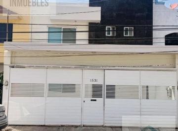 Casa · 2 Recámaras · 2 Estacionamientos · Casa en Renta | Vía Muerta | Boca del Río