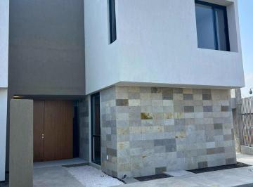 Casa en condominio · 200m² · 3 Recámaras · 2 Estacionamientos · Casa en Condominio en Juriquilla