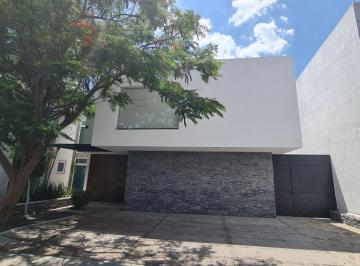 Casa de 3 habitaciones, Querétaro · Casa de 300 m² con 3 Recámaras Vista a Cañada en Renta en Misión de San Jerónimo