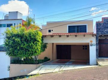 Casa · 280m² · 3 Recámaras · 2 Estacionamientos · Renta Casa en Fracc. Lomas del Tejar