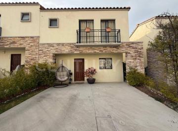Casa en condominio · 144m² · 3 Recámaras · 2 Estacionamientos · Venta de Casa en Capital Sur