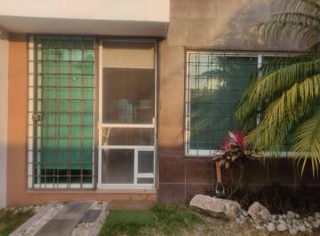 Casa de 3 habitaciones, Cuautla · Casa con 3 Recámaras en Venta, 240 m² Superficie de Terreno, Plan de Ayala