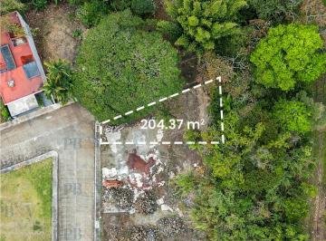 Terreno / Lote · 204m² · Terreno en Venta en Fracc. Los Encinos, Carretera Xalapa - Coatepec.