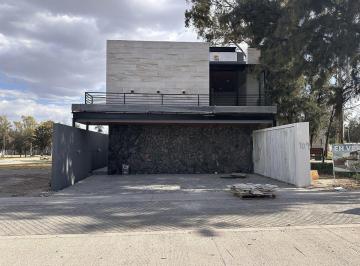Casa en condominio · 312m² · 4 Recámaras · 3 Estacionamientos · Casa en Venta en Condominio en Condominio Carmel