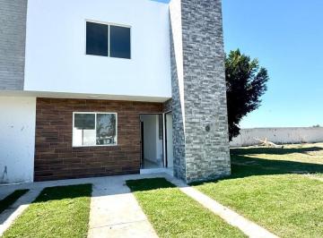 Casa · 125m² · 3 Recámaras · 2 Estacionamientos · Casa Nueva en Av Principal