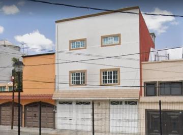 Casa de 5 habitaciones, Coyoacán · Casa en Venta – Oportunidad de Inversión en Xotepingo, Coyoacán
