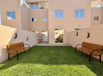 Casa · 110m² · 3 Recámaras · 1 Estacionamiento · Casas Nuevas con Roof Garden y Alberca en Condominio Emiliano Zapata