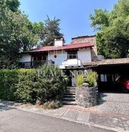 Casa · 392m² · 3 Recámaras · 4 Estacionamientos · Casa en Venta, Col. San Bartolo Ameyalco Álvaro Obregón
