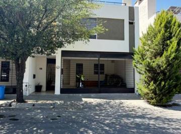 Casa de 4 habitaciones, Monterrey · Venta Casa Cerradas de Valle Alto, Monterrey, N. L.