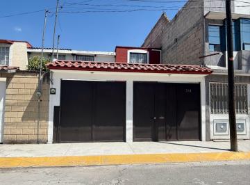 Casa · 90m² · 2 Recámaras · 2 Estacionamientos · Casa en Venta en Villas Santín Toluca