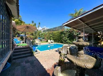 Casa · 600m² · 8 Recámaras · 9 Estacionamientos · Venta de Casa Amueblada, en La Colonia Bellavista. Cuernavaca, Morelos