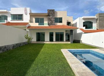 Casa · 200m² · 4 Recámaras · 3 Estacionamientos · Venta de Casas Nuevas, con Alberca y Jardin, en Xochitepec, Morelos