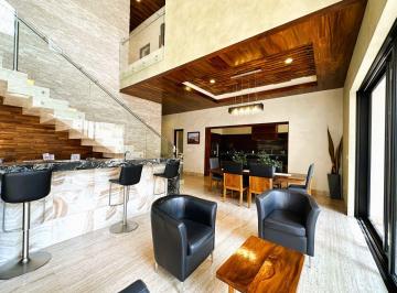 Casa de 5 habitaciones, Zapopan · Casa con 5 Recámaras en Venta Coto Pontevedra, a 5 Minutos de Las Plaza Andares