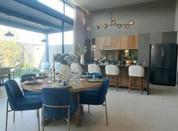 Casa · 248m² · 3 Recámaras · 4 Estacionamientos · Chateâu Marsella: Estrene Lujo en 1 Planta | Bono de $800,000 | La Campiña Francesa