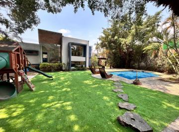 Casa · 411m² · 3 Recámaras · 3 Estacionamientos · Casa en Venta, Colonia Miraval, Cuernavaca