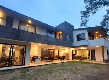 Casa de 3 habitaciones, Alvarado · Se Vende Casa Seminueva con Excelentes Acabados, 3 Recámaras, Cerca Escuelas, Centros Comerciales