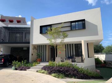 Casa de 4 habitaciones, Zapopan · Casa en Venta en La Toscana, Diseño, Amplitud y Eficiencia Energética