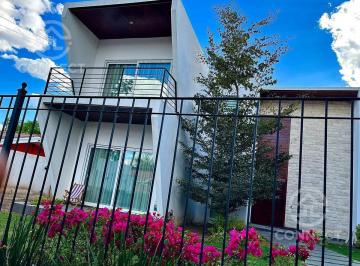 Casa · 369m² · 4 Recámaras · 3 Estacionamientos · Venta Casa Residencial San José Zona Sur León Gto!
