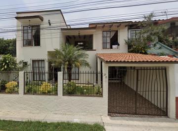 Casa de 3 habitaciones, Xalapa · H E R m o S a P R o P I E D a D U B I C a D a E N X a L a P a V E R a C R U Z