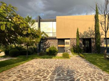 Casa de 3 habitaciones, León · Venta de Casa en La Campiña Via Hermes