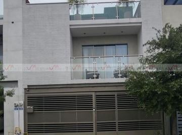 Casa · 290m² · 5 Recámaras · 2 Estacionamientos · Casa en Venta en Colonia Fracc. Santoral Condominio Cumbres, García