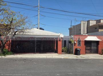 Casa · 390m² · 4 Recámaras · 2 Estacionamientos · Casa en Venta en del Carmen