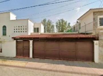 Casa · 370m² · 4 Recámaras · Casa - Fraccionamiento Valle del Campanario