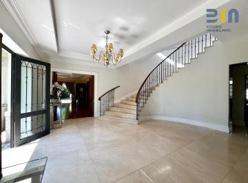 Casa · 692m² · 4 Recámaras · 8 Estacionamientos · Vendo Casa Bosque de Las Lomas
