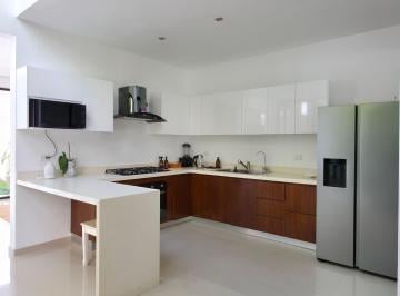 Casa de 3 habitaciones, Solidaridad · Hermosa Casa en Fraccionamiento Privado Playa del Carmen