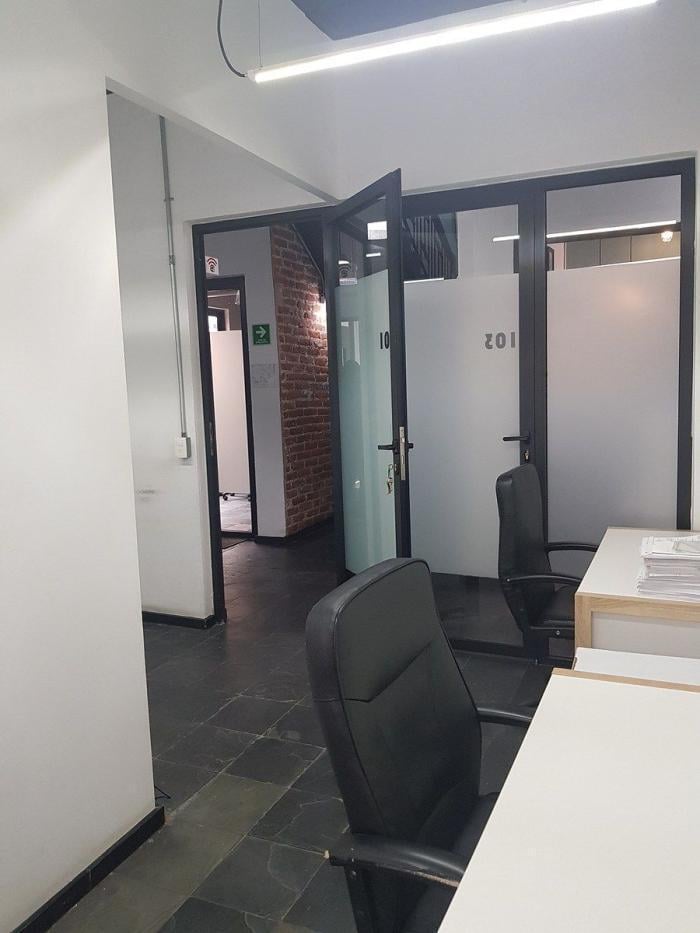 Renta Oficina Privada con Servicios en San Pedro de Los Pinos