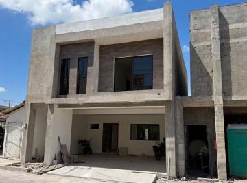 Casa · 168m² · 3 Recámaras · 2 Estacionamientos · Casa en Las Américas