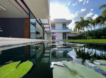 Casa · 1360m² · 4 Recámaras · 4 Estacionamientos · Casa de Lujo en Venta en Mérida en Privada - Casa Lotus
