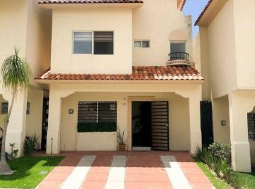 Casa de 3 habitaciones, Tlajomulco de Zúñiga · Casa en Venta en Alta California - Madera 17