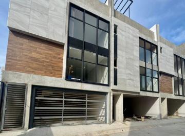 Casa de 3 habitaciones, Tijuana · Townhouse en Venta en Colonia Aeropuerto - Ibiza Living (Dentro de Privada)