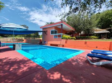Villa · 7000m² · 2 Recámaras · 10 Estacionamientos · Villa en Canoas