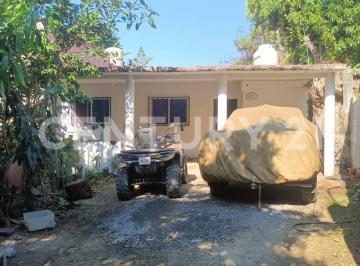 Casa · 100m² · 2 Recámaras · 2 Estacionamientos · Casa en Venta en Santiago