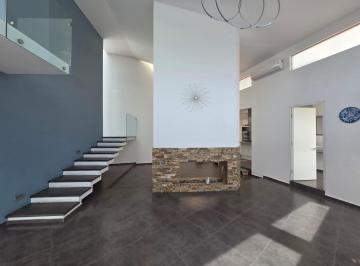 Casa · 200m² · 3 Recámaras · 2 Estacionamientos · 2 Recamaras en Planta Baja! 3 Recamaras Amplia Casa Cerca Uvaq Altozano