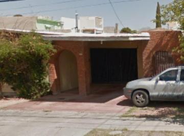 Casa de 3 habitaciones, Juárez · Casa en Venta en Av Vicente Guerrero#5395, Col Colegio