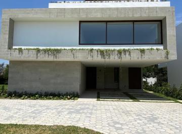Oficina · 520m² · 4 Recámaras · 10 Estacionamientos · Oficina en San Miguel Totocuitlapilco