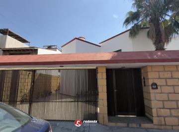 Casa · 280m² · 4 Recámaras · 4 Estacionamientos · Cerro El Paisano