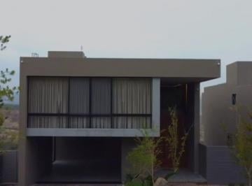 Casa de 4 habitaciones, León · Se Vende Casa en El Bosque Country Club (Halcones)