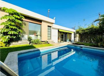 Casa de 3 habitaciones, Temixco · Venta de Casa en Burgos Temixco Morelos