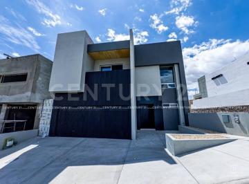 Casa · 374m² · 3 Recámaras · Casa en Venta en Cima del Pedregal, Chihuahua, Chih.